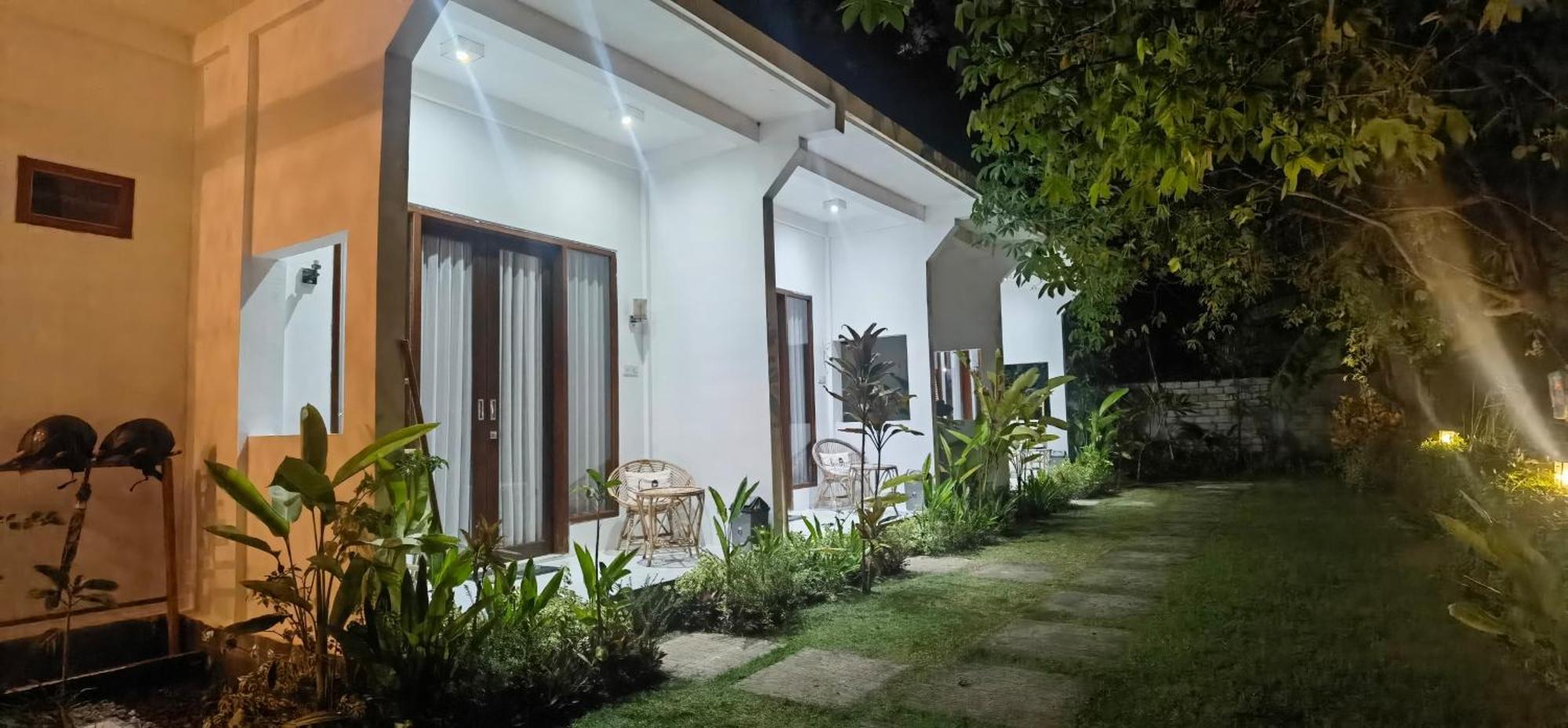 ホテル The Hill View Lombok Kuta  エクステリア 写真